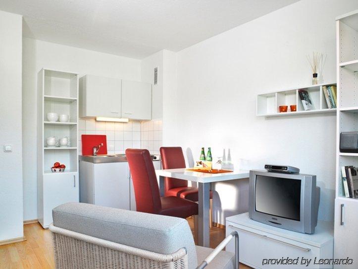 Frederics Muenchen City Schwabing Bilik gambar