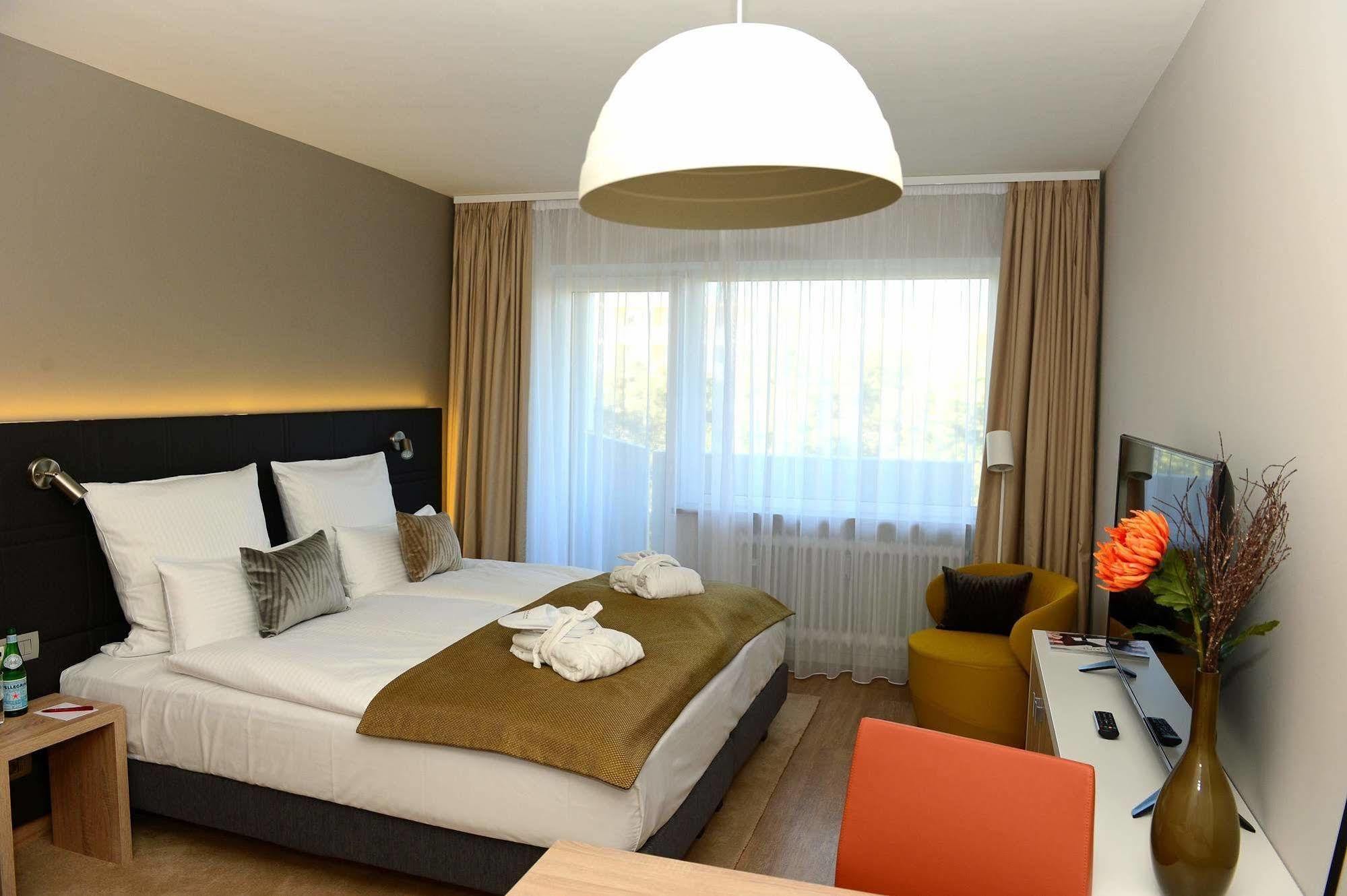 Frederics Muenchen City Schwabing Luaran gambar