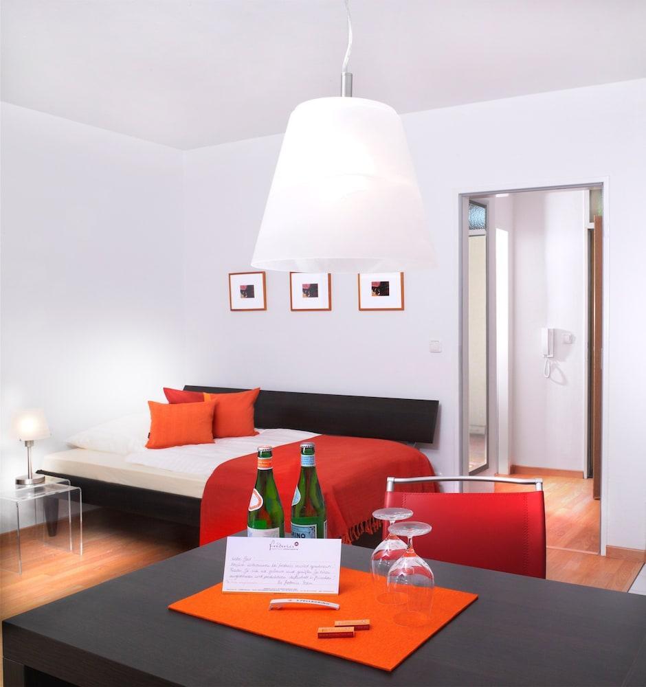 Frederics Muenchen City Schwabing Luaran gambar
